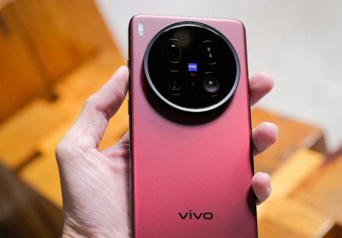 Vivo X300 Ultra готовится к мировому дебюту. Флагман впервые засветился за пределами Китая